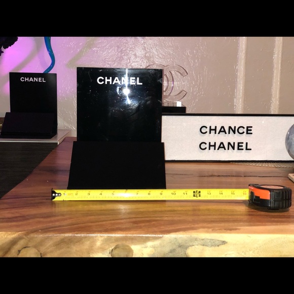 CHANEL VANITY ACCESSORY STAND - Picture 6 of 7